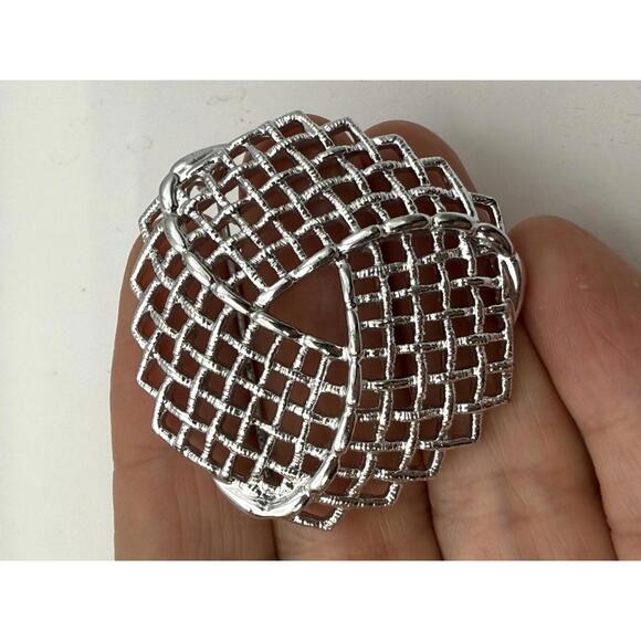 Sarah Coventry Silver-Tone Woven Mesh Brooch Pin - Picture 8 of 8